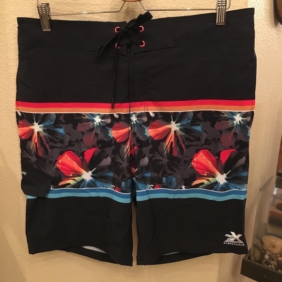 NWT~ZEROXPOSUR Men Floral Swim Trunk Shorts Size Medium - Picture 1 of 5
